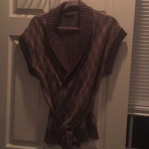 Short sleeve belted sweater banana republic sz S